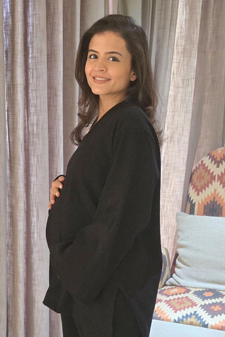 Classic Black Ribbed Maternity Stretchable Top momzjoy.com