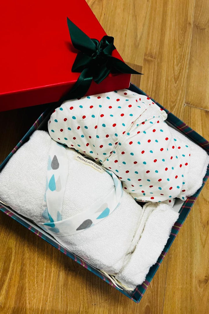 Raindrops Bathrobe Baby Welcome Gift Box MOMZJOY.COM