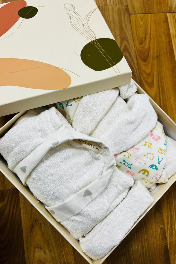 Animal Bathrobe Baby Welcome Gift Box MOMZJOY.COM