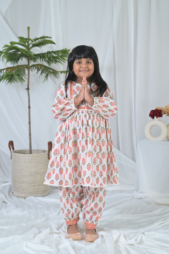 Charming White Floral Kurta Set (2pc) (0-12 Yrs) MOMZJOY.COM