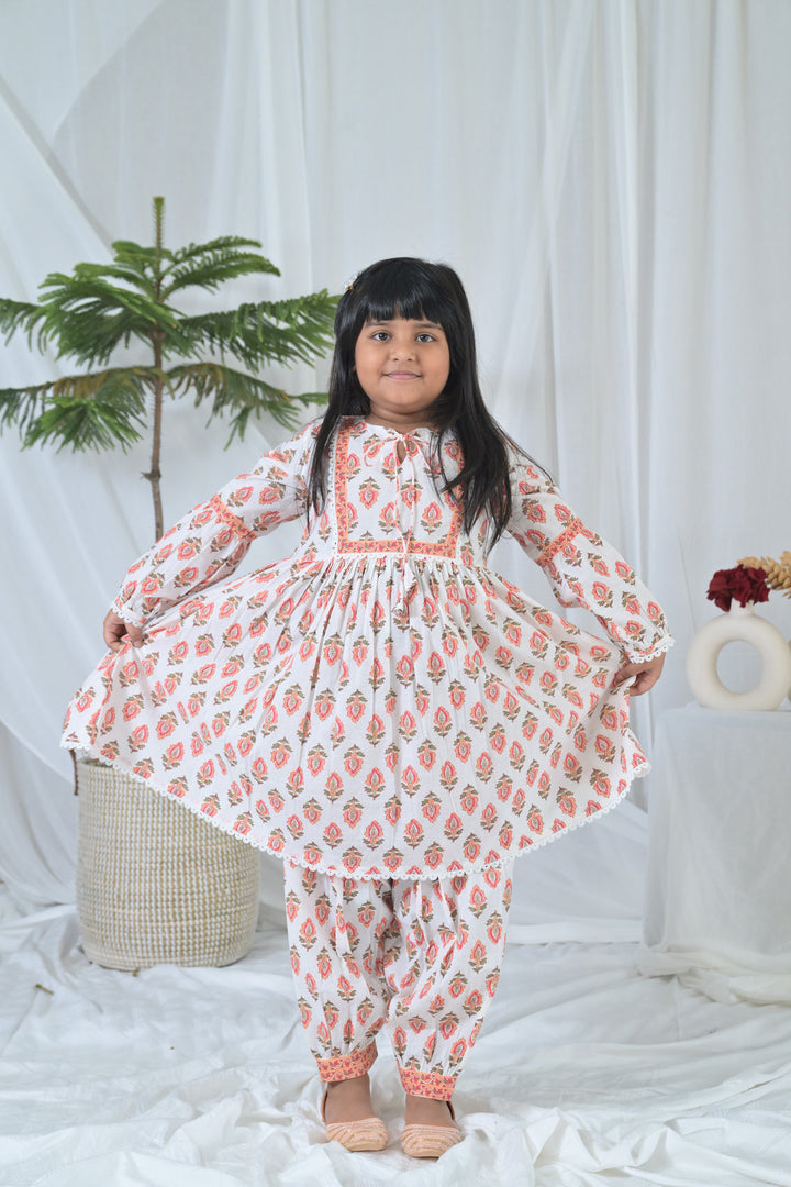 Charming White Floral Kurta Set (2pc) (0-12 Yrs) MOMZJOY.COM