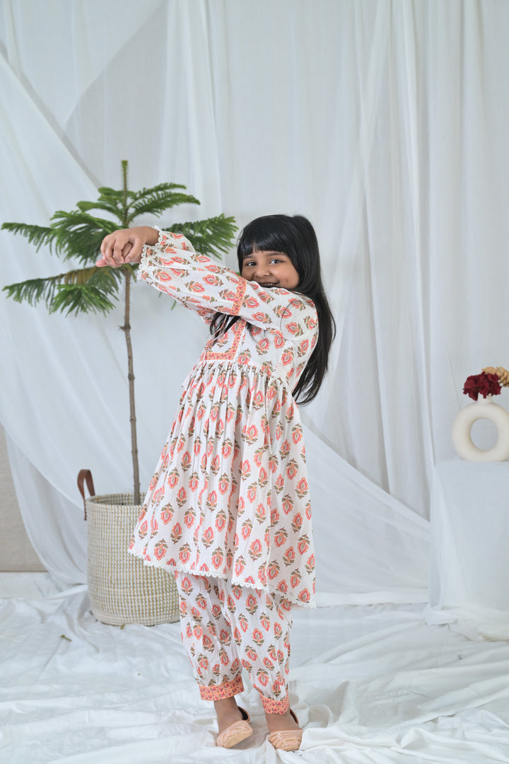 Charming White Floral Kurta Set (2pc) (0-12 Yrs) MOMZJOY.COM