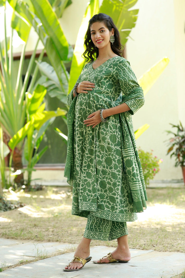 Pretty Forest Green Maternity & Nursing Kurta + Bump Band Bottom + Dupatta (3 Pc) (100% Cotton) momzjoy.com