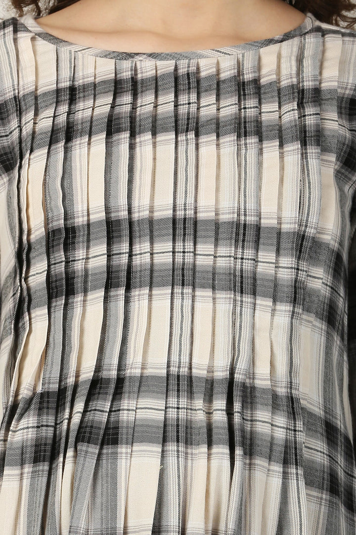 Black & White Flannel Checks Maternity & Nursing Pintuck Dress MOMZJOY.COM