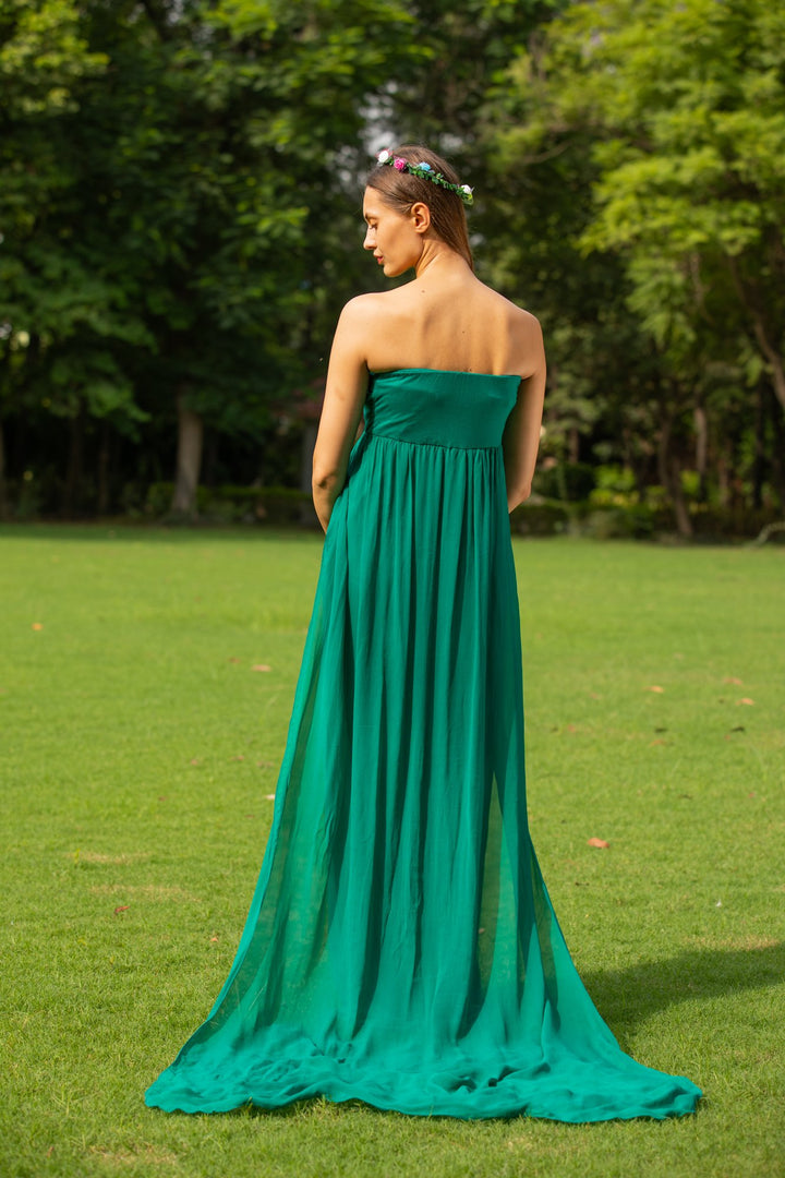 Luxe Forest Green Off-Shoulder Trail Maternity Photoshoot Gown MOMZJOY.COM