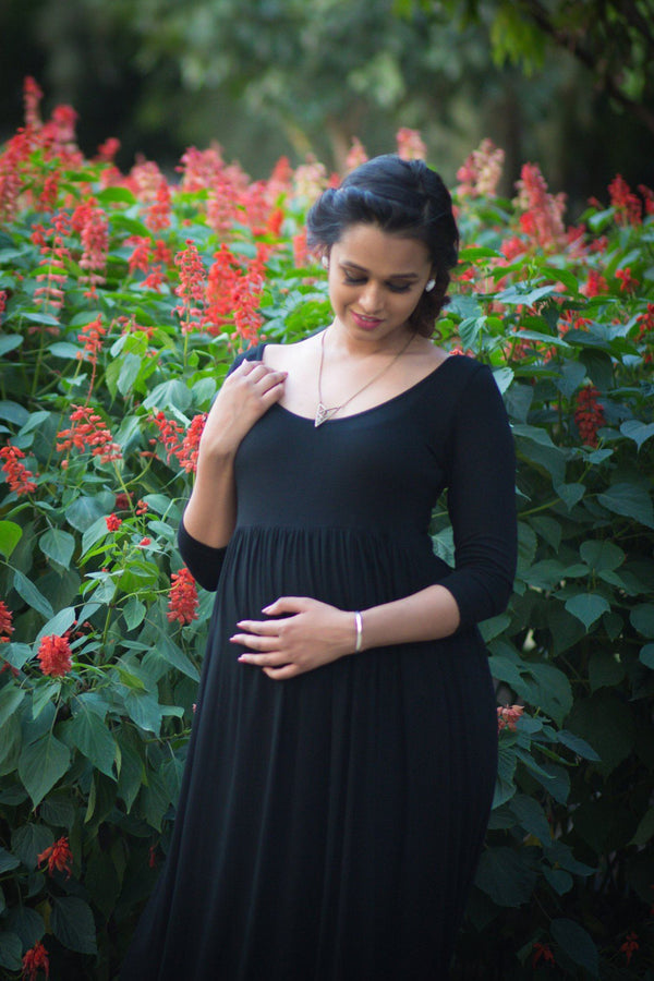 Premium Black Gathered Maternity Dress MOMZJOY.COM