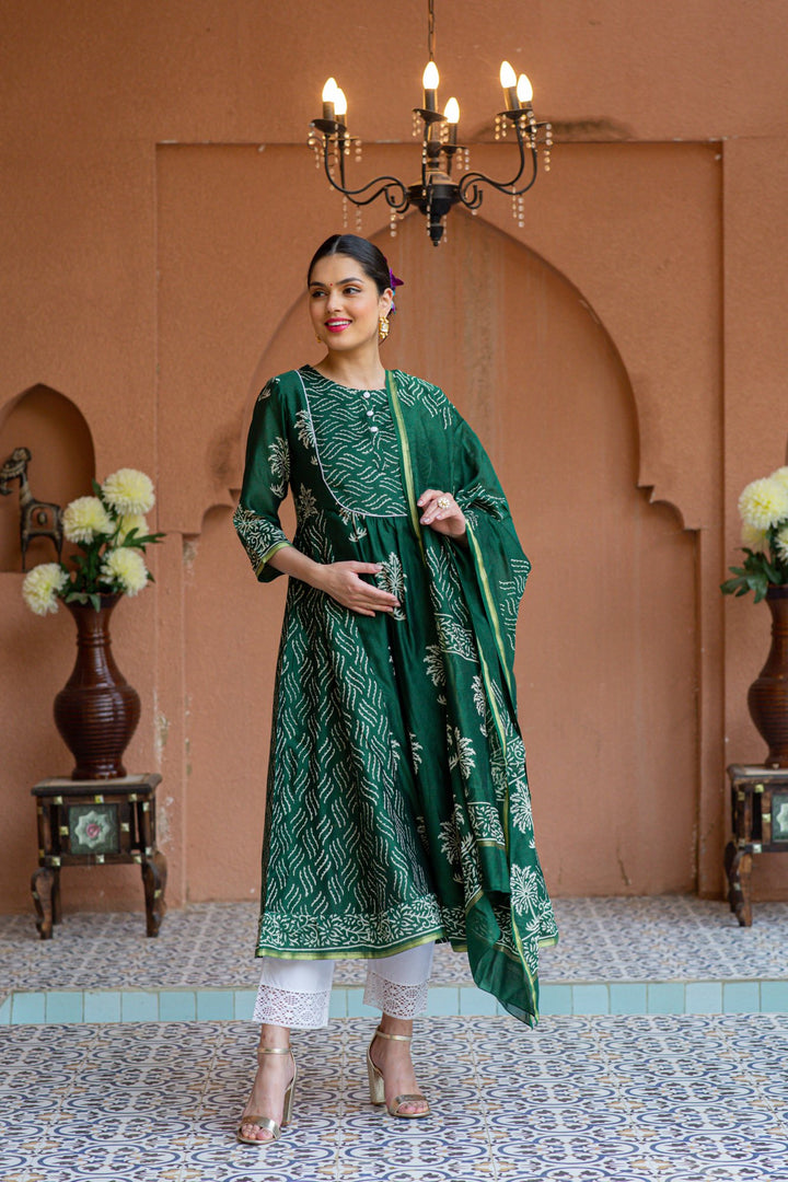 Premium Green Palm Chanderi Maternity Kurta + Bump Band Bottom + Dupatta (3 pc) momzjoy.com