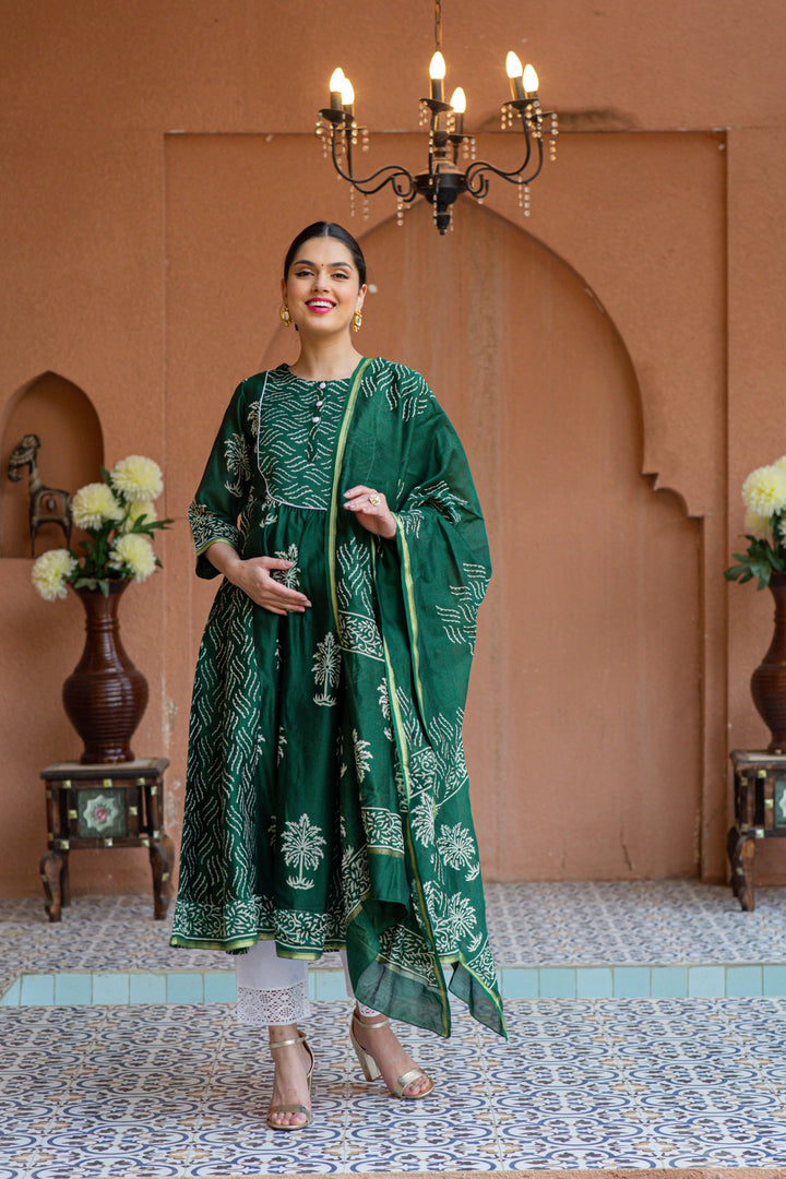 Premium Green Palm Chanderi Maternity Kurta + Bump Band Bottom + Dupatta (3 pc) momzjoy.com