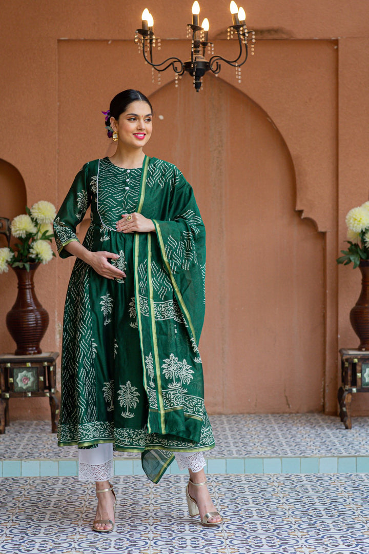 Premium Green Palm Chanderi Maternity Kurta + Bump Band Bottom + Dupatta (3 pc) momzjoy.com