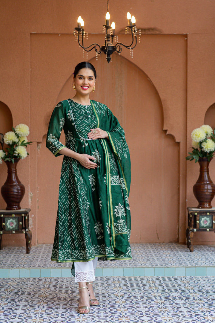 Premium Green Palm Chanderi Maternity Kurta + Bump Band Bottom + Dupatta (3 pc) momzjoy.com