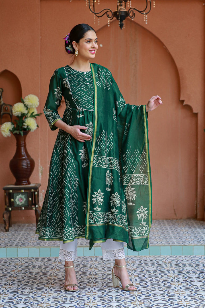 Premium Green Palm Chanderi Maternity Kurta + Bump Band Bottom + Dupatta (3 pc) momzjoy.com