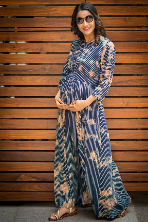 Chic Blue Wash Striped Maternity & Nursing Dress momzjoy.com